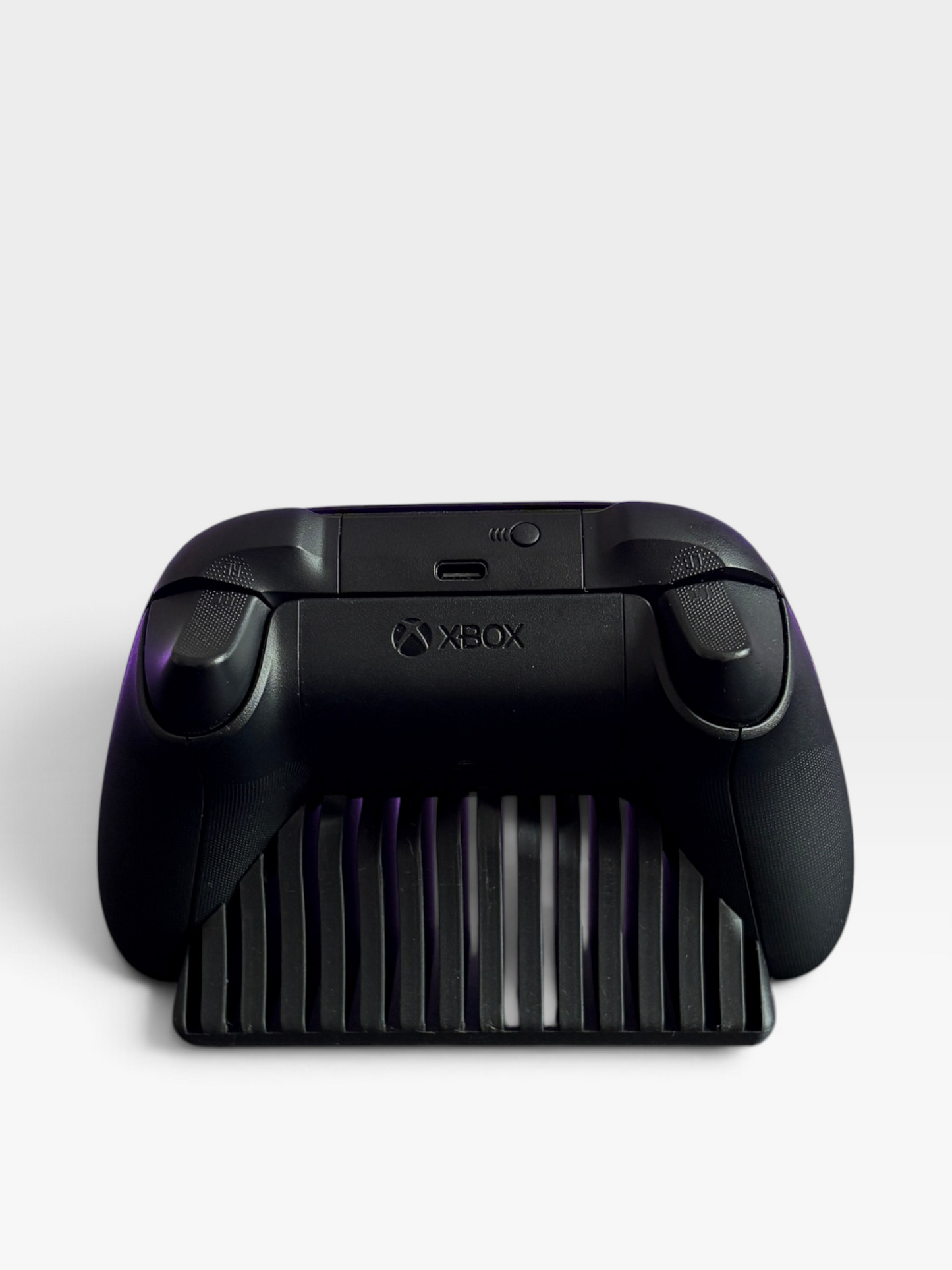 Minimalist Ribbed Xbox Controller Stand | Lootport
