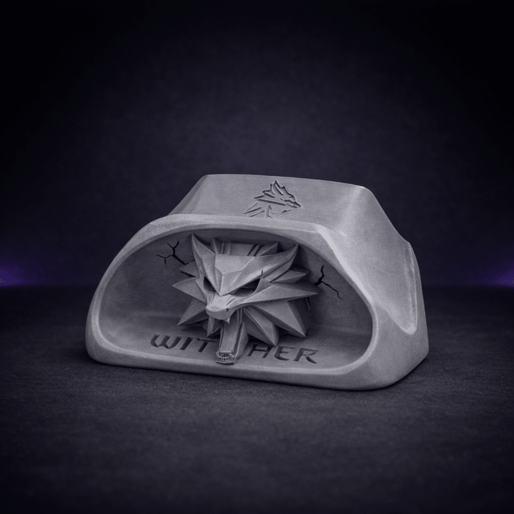 Witcher Inspired Wolf Controller Holder – Dark Fantasy Desktop Stand for Xbox - Lootport
